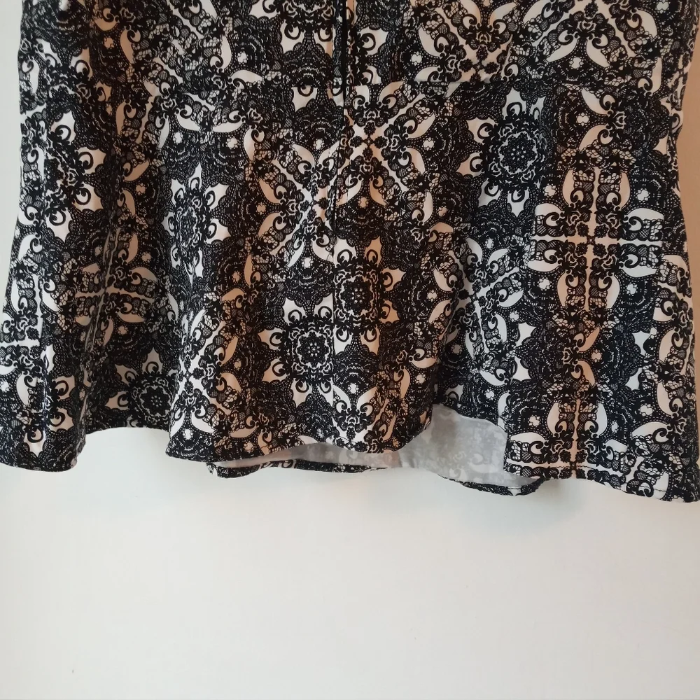 Torrid 0X Lace Print Sateen Peplum Top - Picture 10 of 11